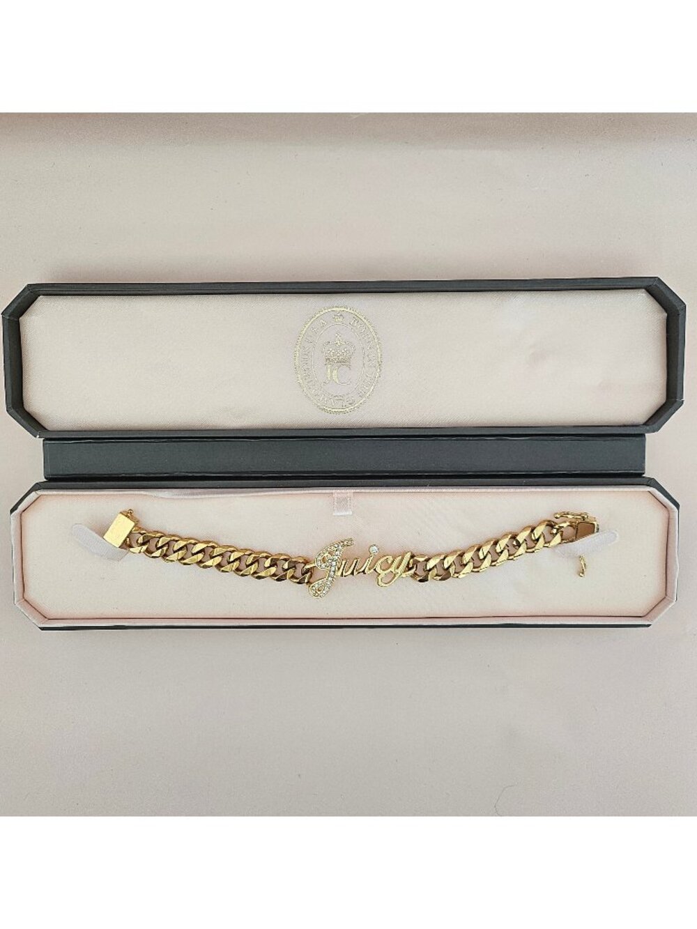 Juicy Couture Gold Tone Chain Bracelet with Crystal Logo Charm w/ Box - Picture 4 of 11